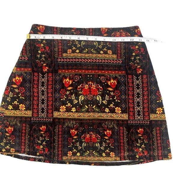 H&M Loves Coachella Boho Velour Retro Beatnik Style Floral Skirt Size 4 - Picture 6 of 10
